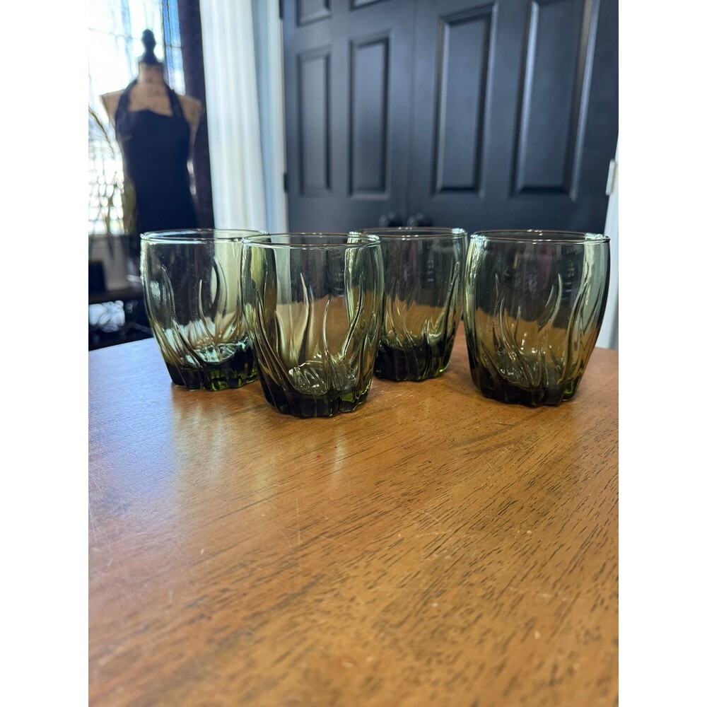 Vintage Anchor Hocking Central Park Ivy Green Swirl drinking glasses.